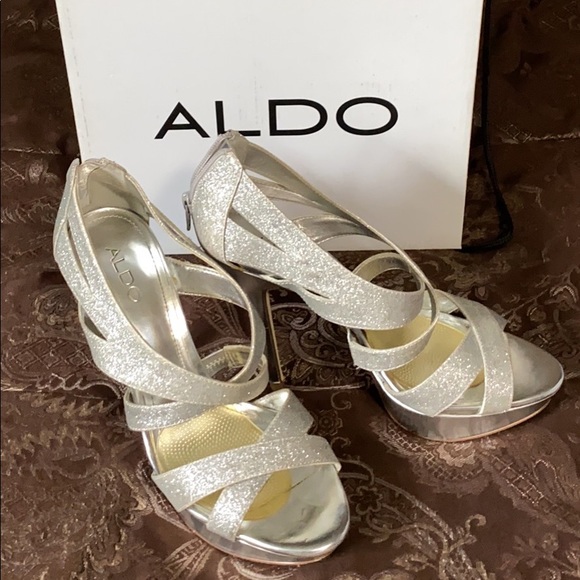 Beautiful high heals. Very sparkly. - Picture 1 of 5